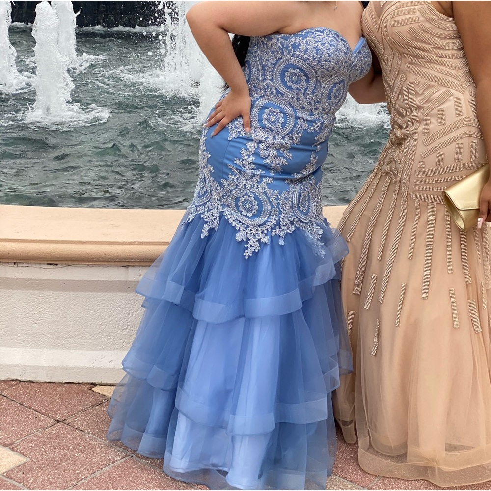 PROM DRESS - Picture 4 of 4